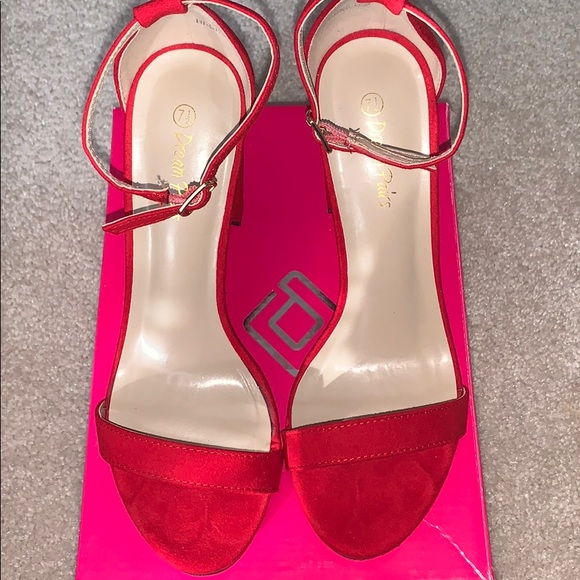 Beautiful red 4 inch heels - Picture 3 of 5